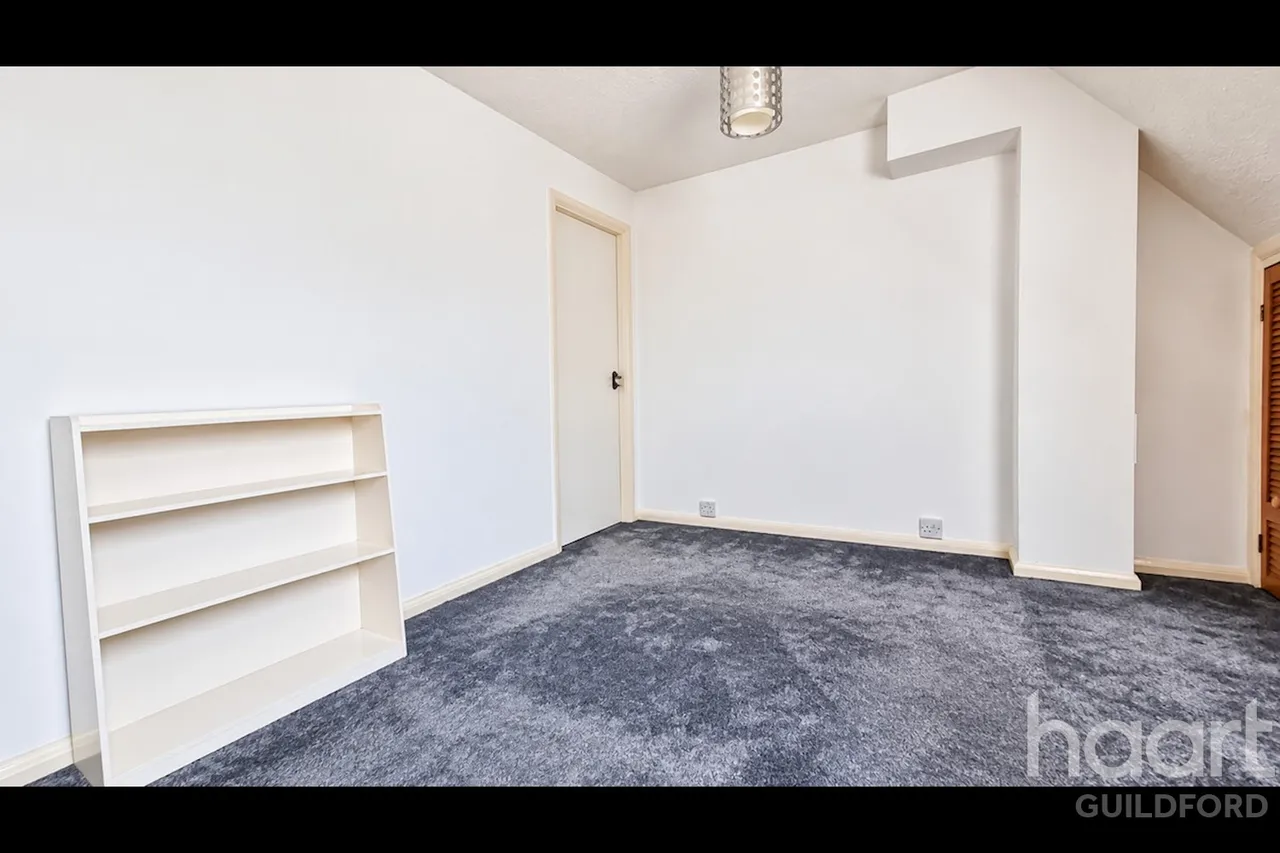 Colburn Crescent, GU4, photo 7