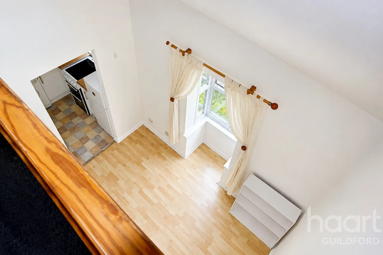Colburn Crescent, GU4, photo 4