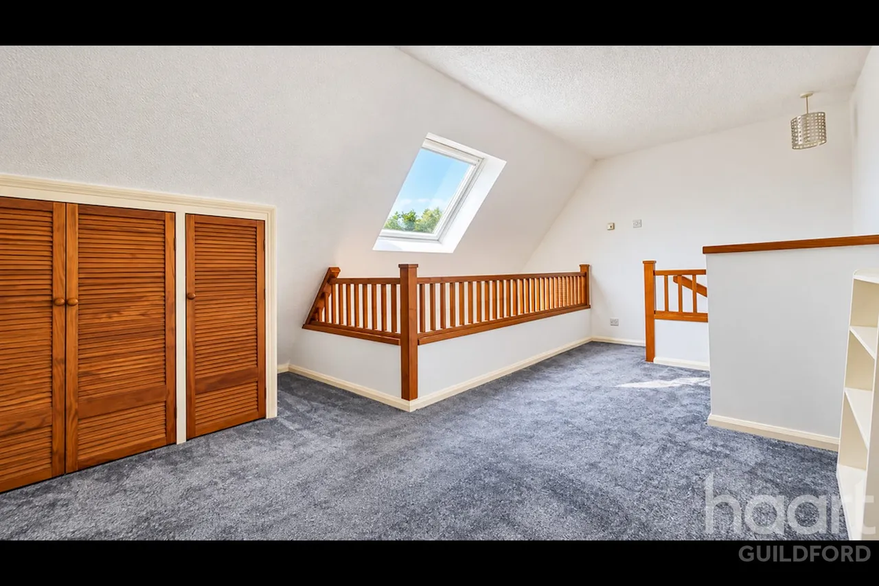 Colburn Crescent, GU4, photo 6