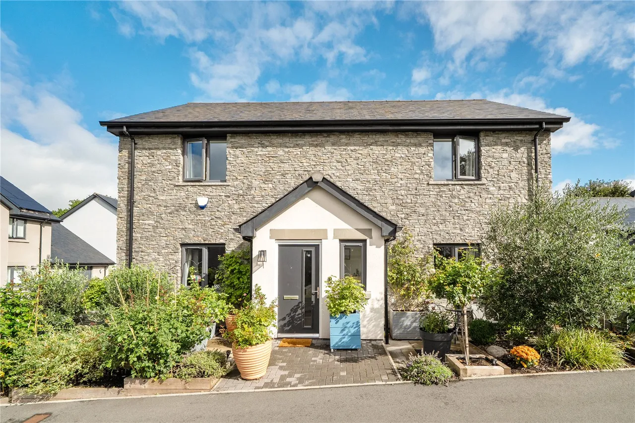 4 bed house for sale, Hoggan Park, Brecon, LD3