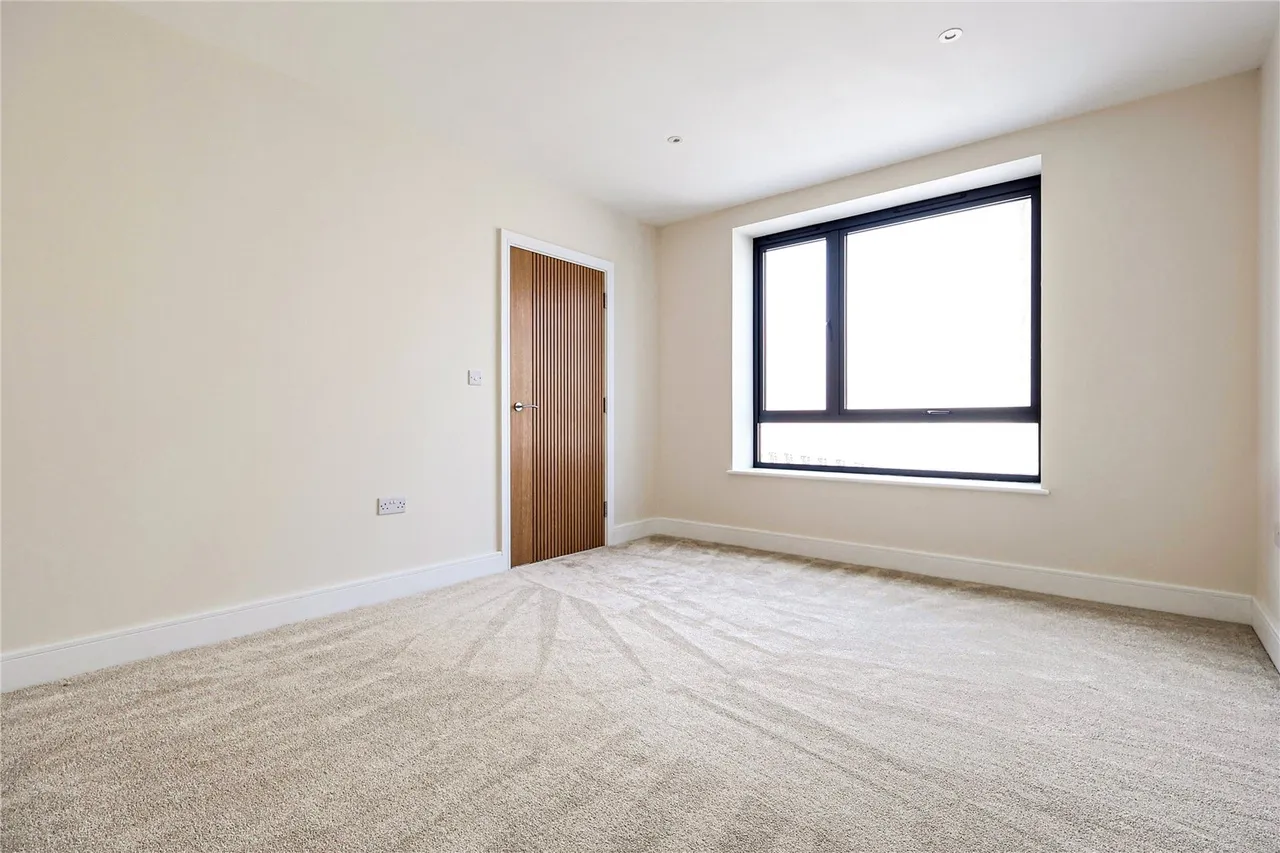 Slades Hill, Enfield, EN2 7EE, photo 3