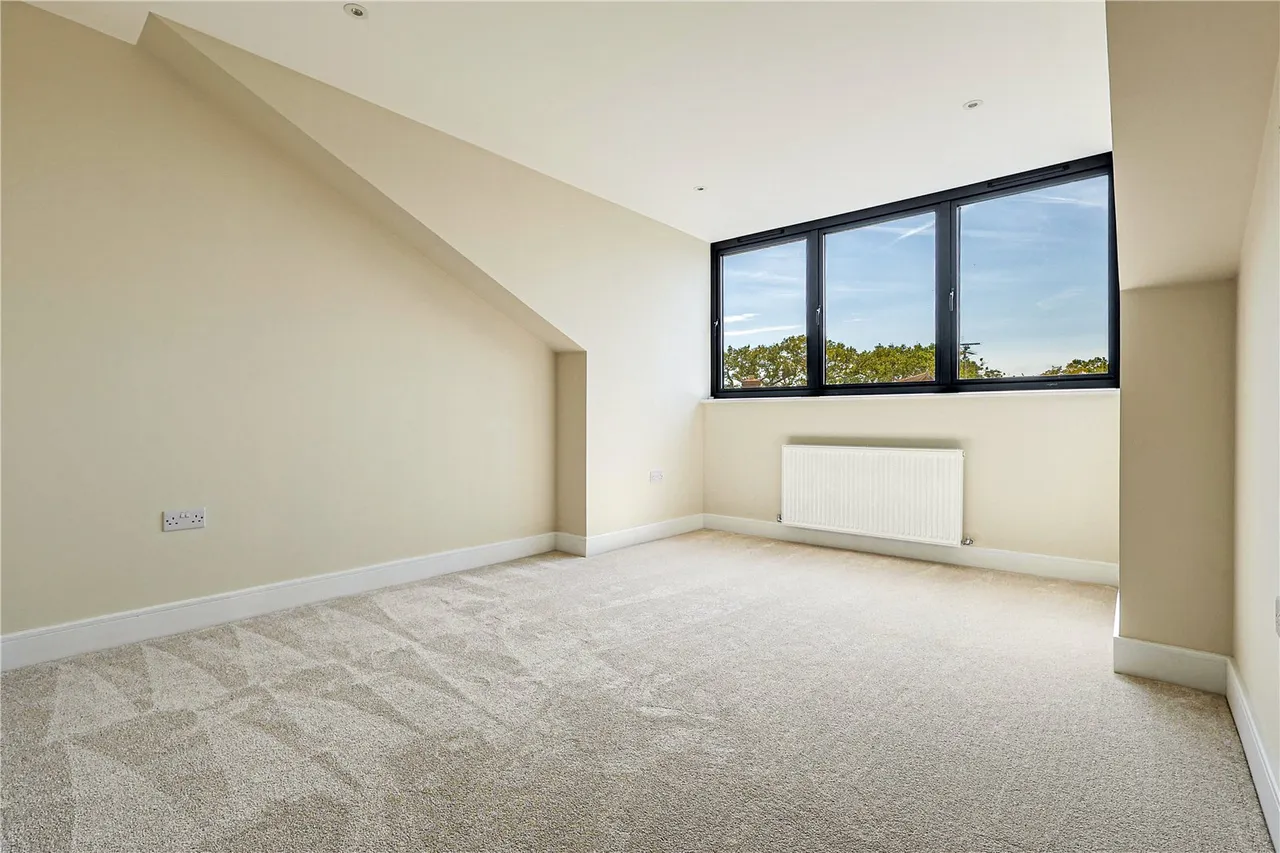 Slades Hill, Enfield, EN2 7EE, photo 6