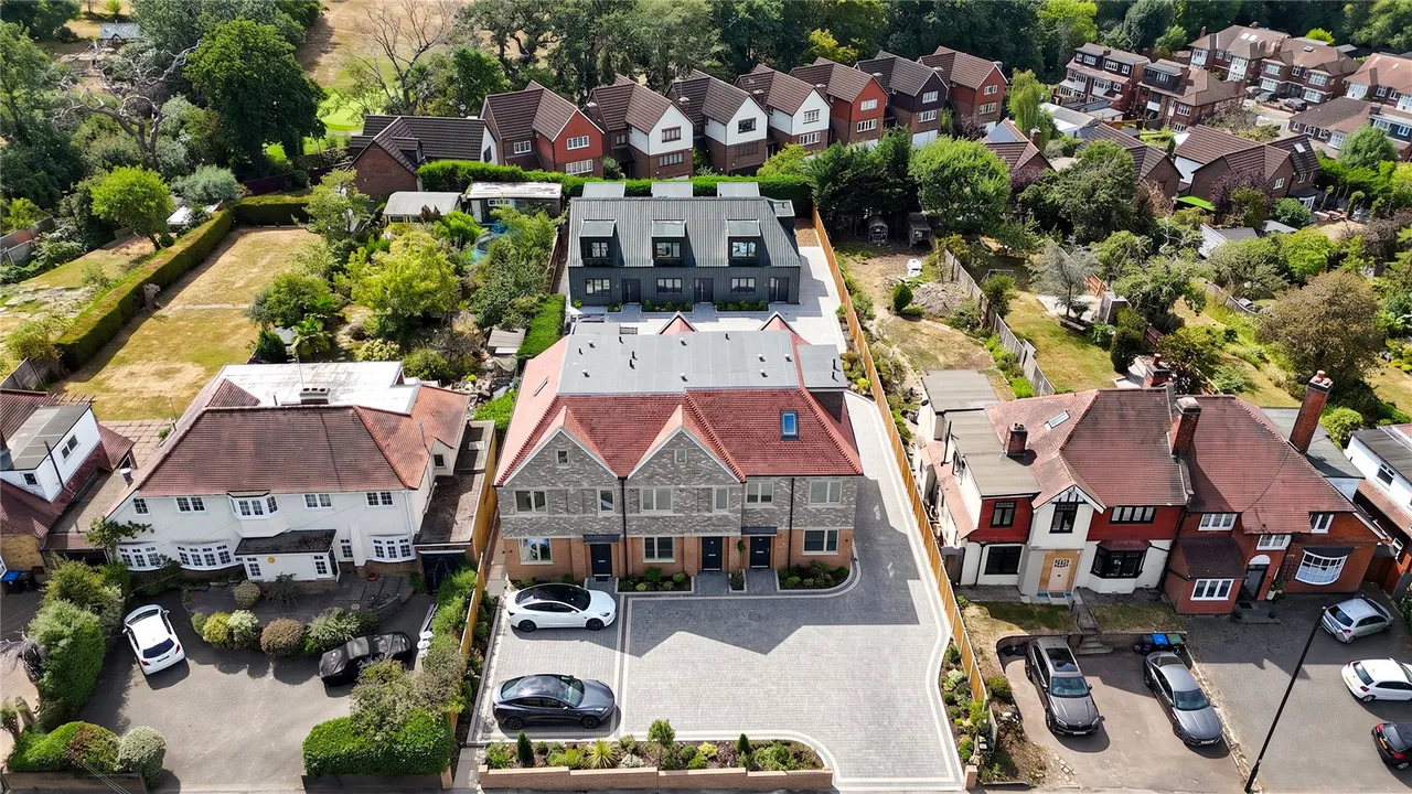 Slades Hill, Enfield, EN2 7EE, photo 17