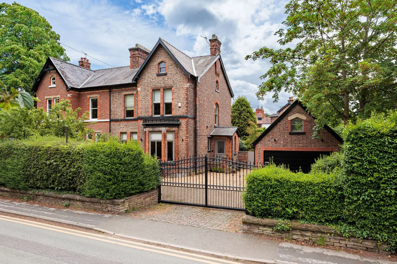 5 bed house for sale, Heyes Lane, Alderley Edge, SK9