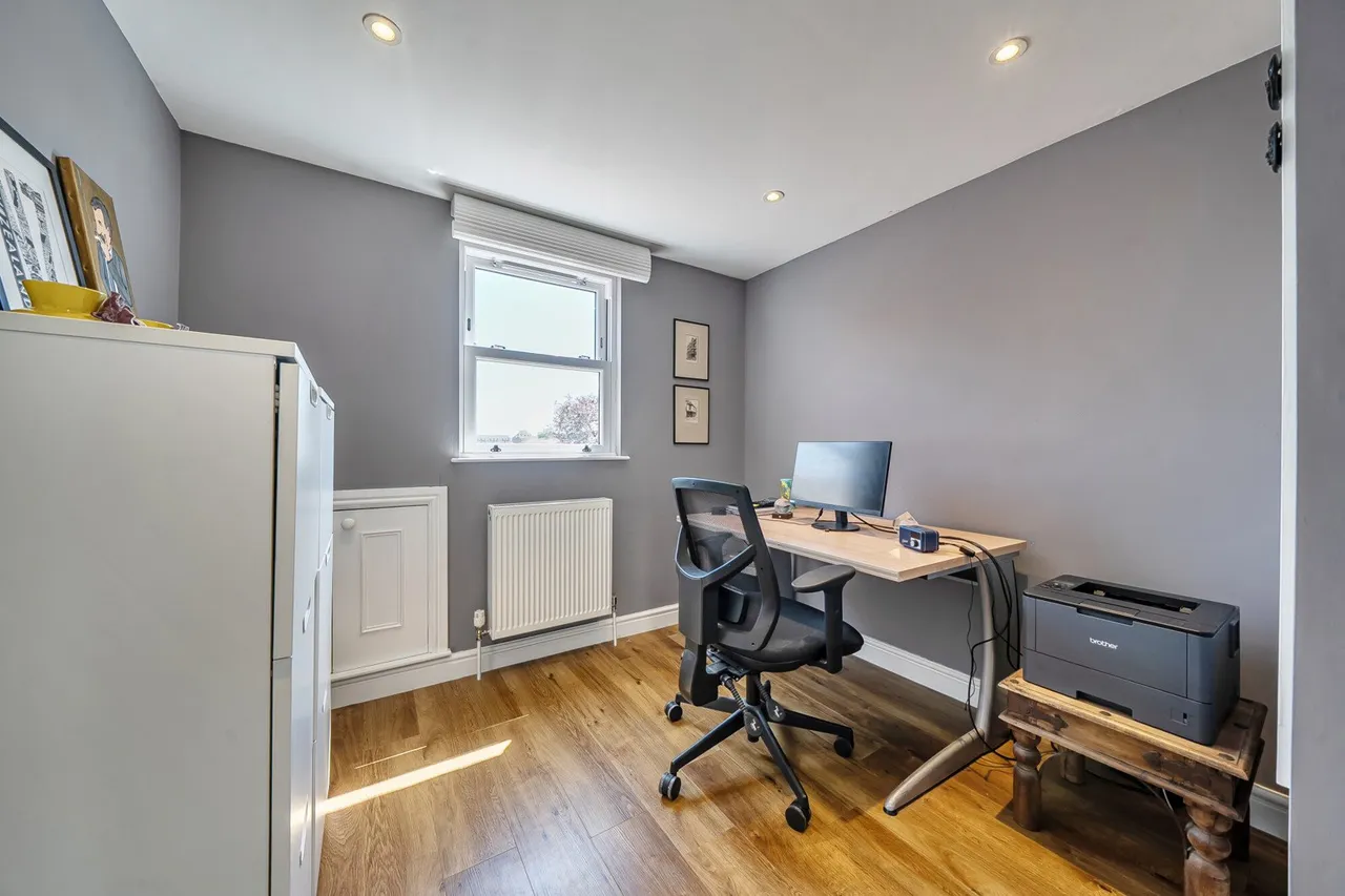 Heather Road, SE12, photo 15
