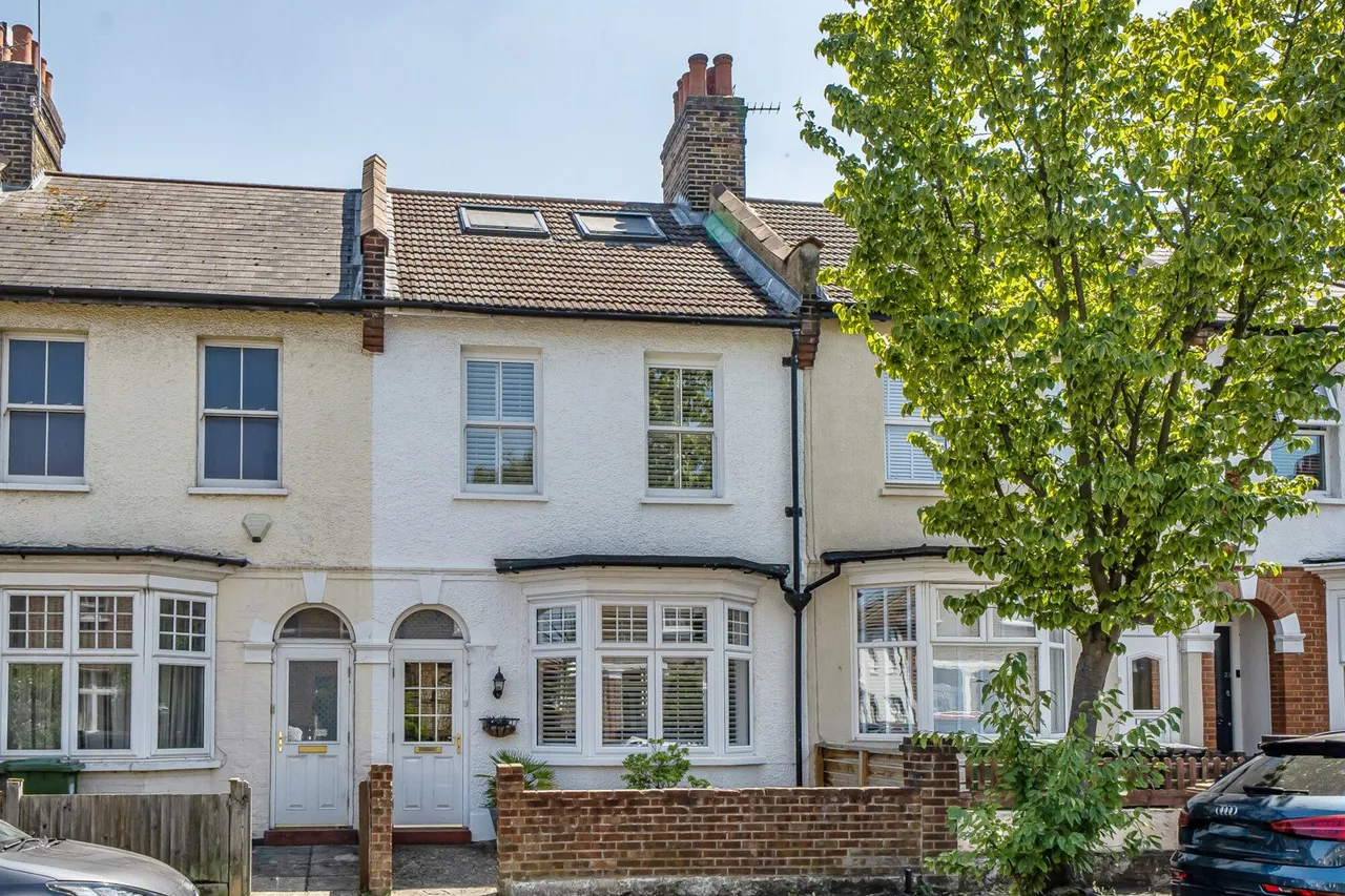 4 bed house for sale — Heather Road, SE12