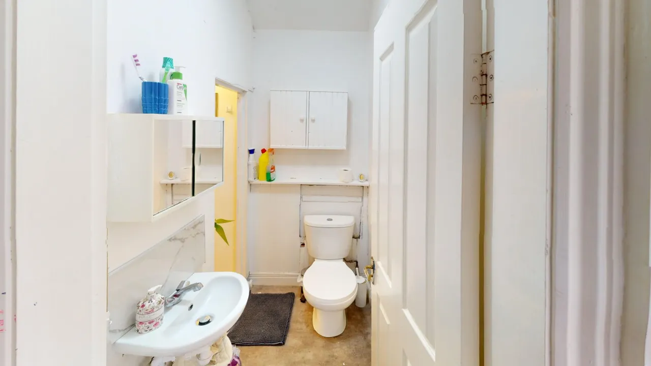 Dunlop Avenue, Nottingham, NG7, photo 12