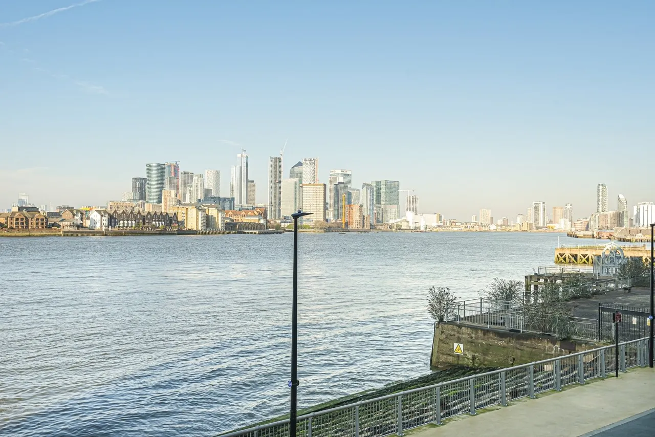 1 bed flat for sale — Cable Walk, SE10