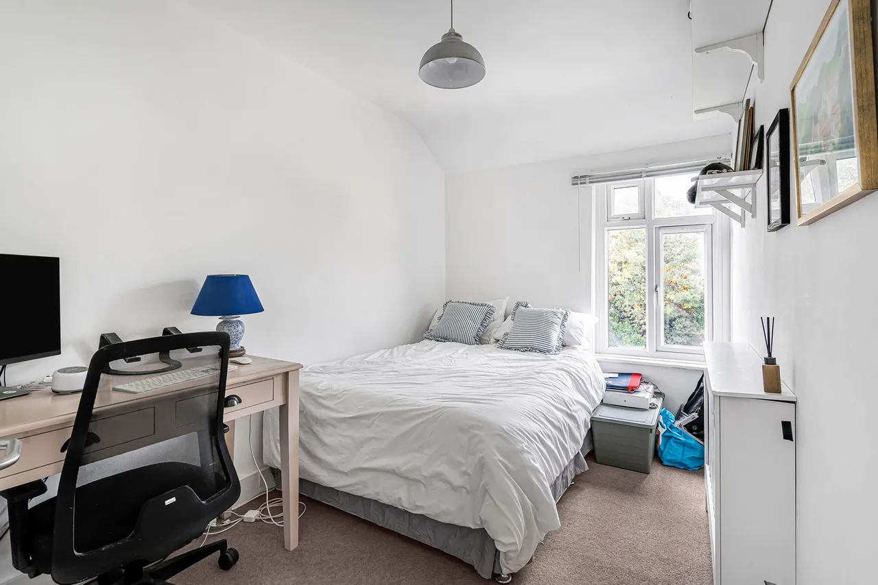 Edward Road, Farnham, GU9, photo 8
