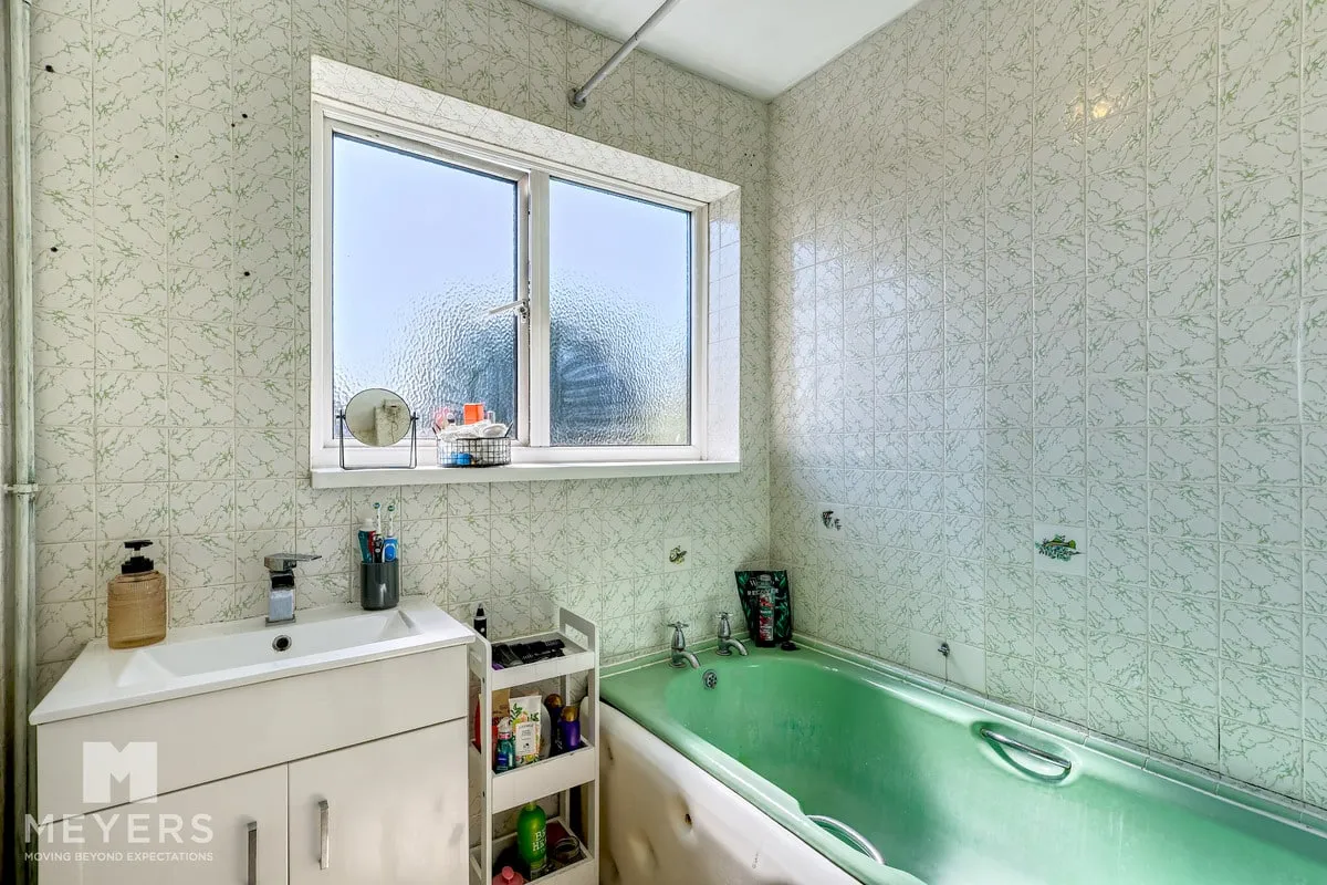 Castle Lane East, Bournemouth, BH7, photo 16