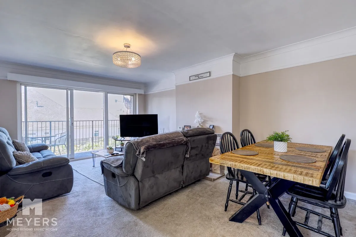 Castle Lane East, Bournemouth, BH7, photo 2