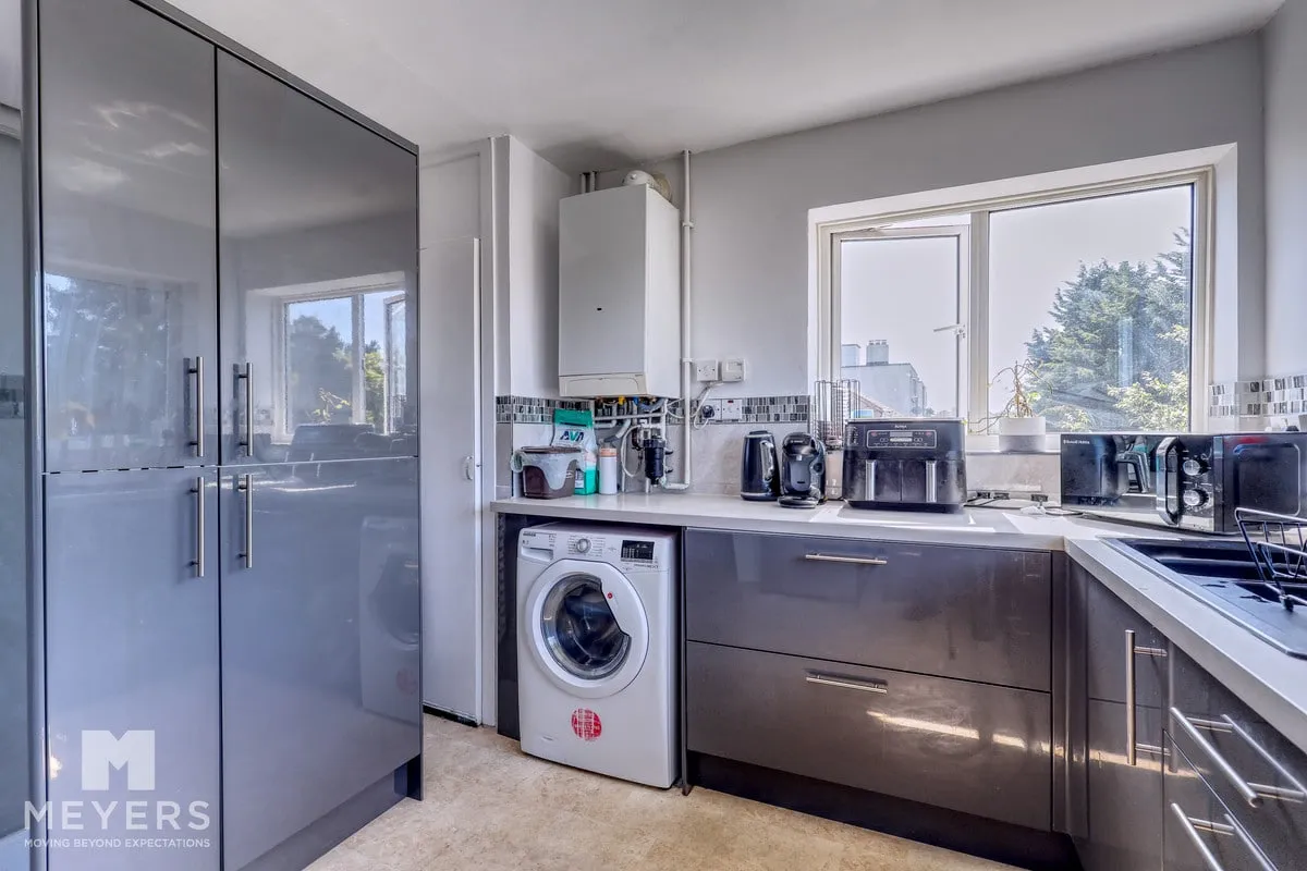 Castle Lane East, Bournemouth, BH7, photo 18