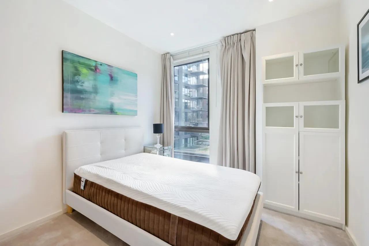 New Union Square, Embassy Gardens, SW11, photo 6
