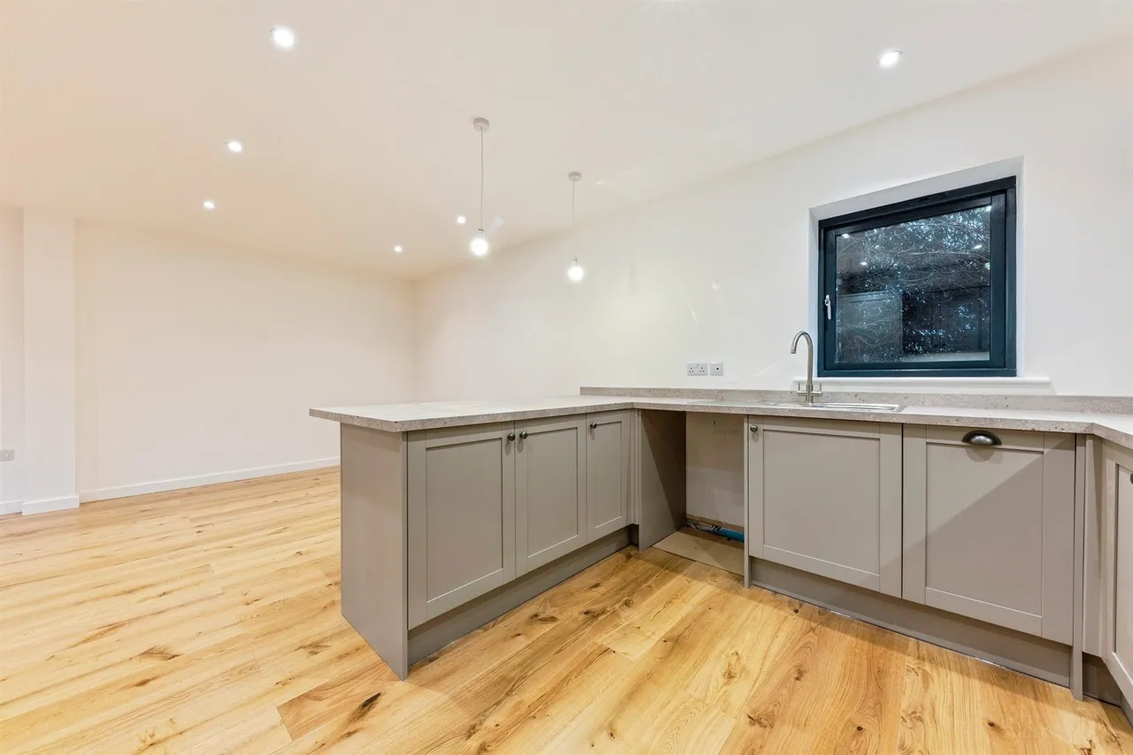 Hall Lane, Harrowby, NG31, photo 6
