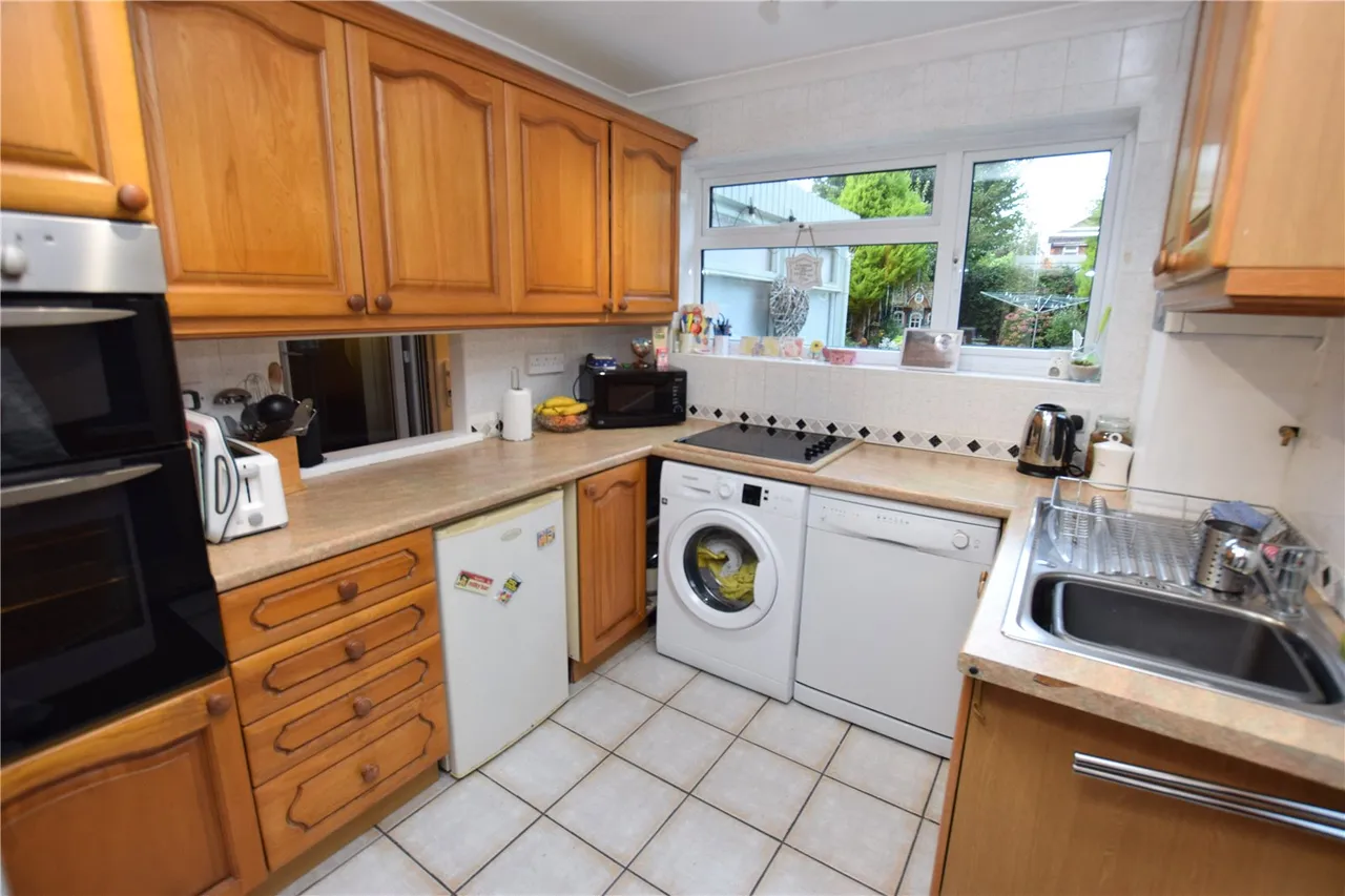 Glebe Road, Farnborough, Hampshire, GU14 8QU, photo 5