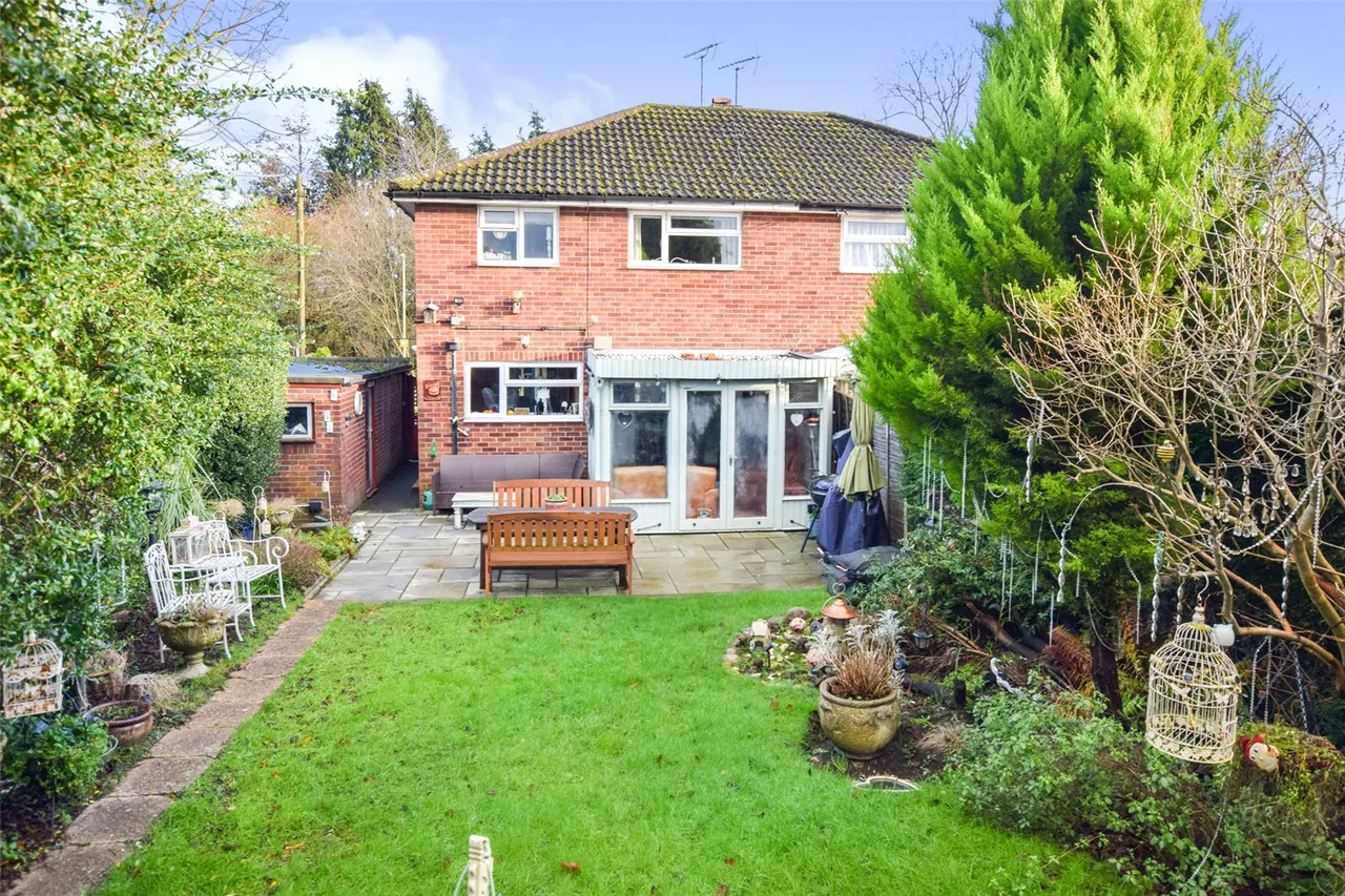 Glebe Road, Farnborough, Hampshire, GU14 8QU, photo 16