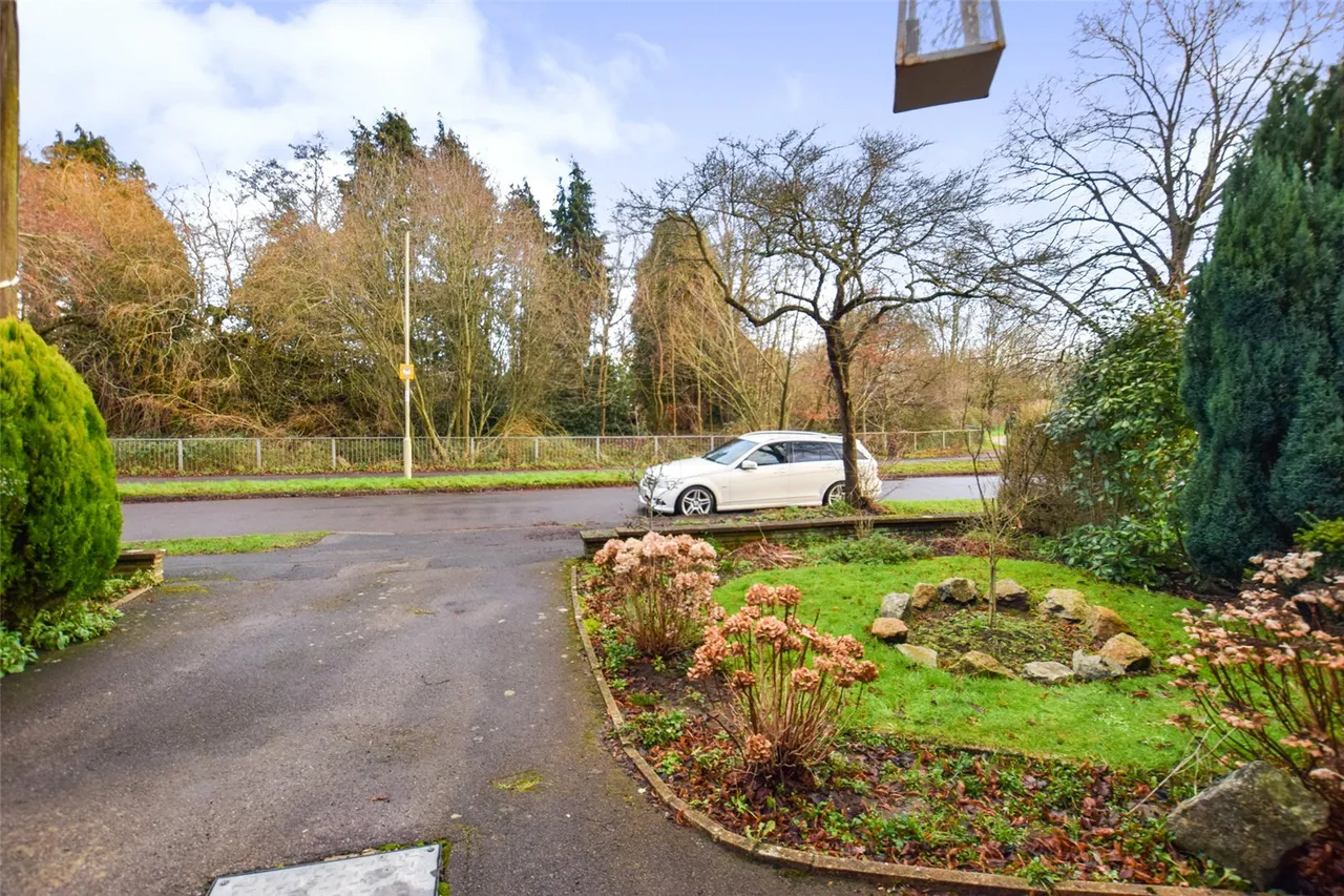 Glebe Road, Farnborough, Hampshire, GU14 8QU, photo 11