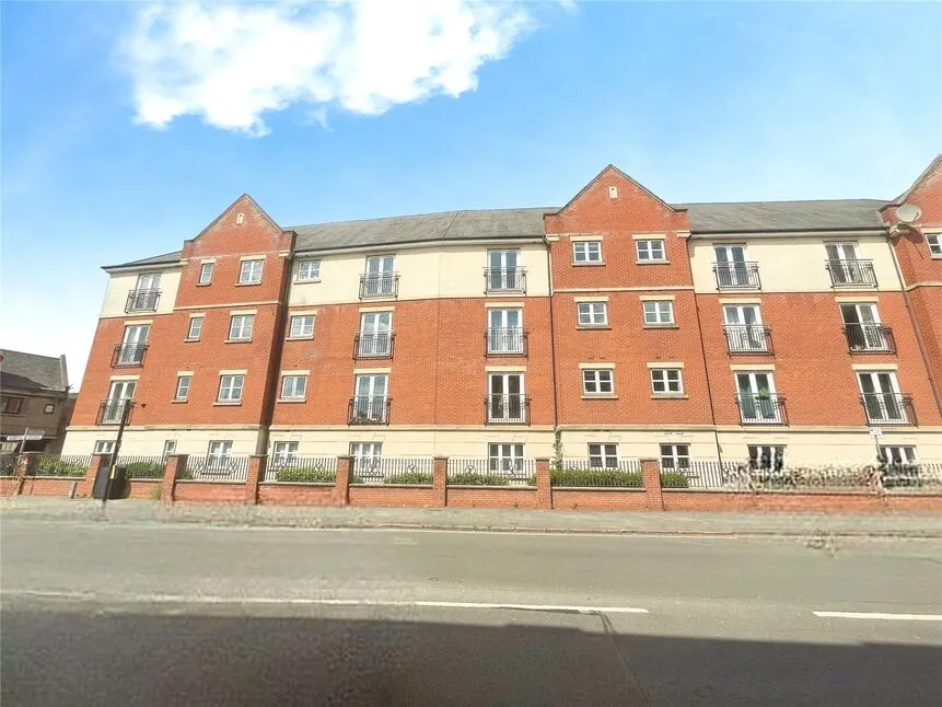 2 bed flat for sale — Manor Gardens Close, Loughborough, Leicestershire, LE11