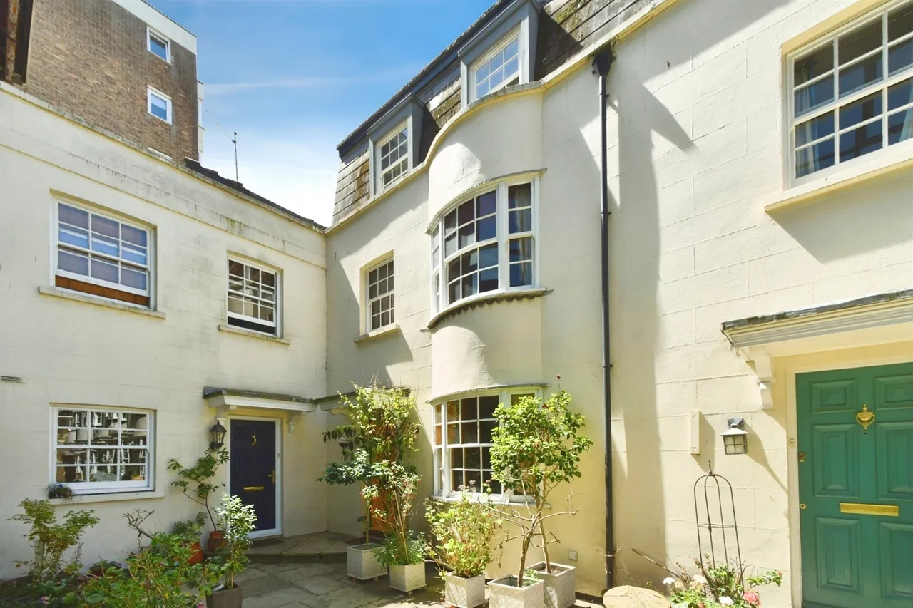 3 bed house for sale — Dolphin Mews, Brighton