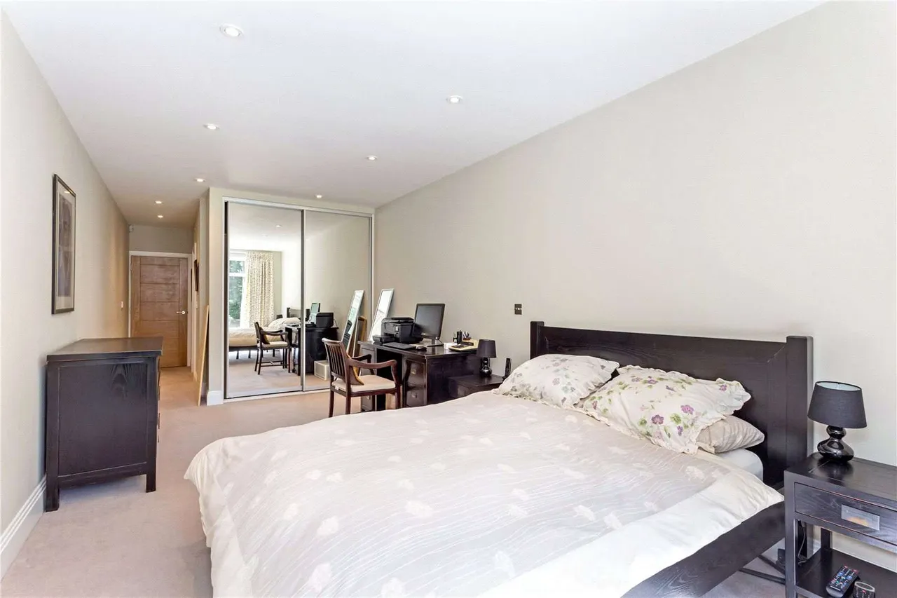 Alexander Court, 91 Ducks Hill Road, Northwood, Middlesex, HA6 2SQ, photo 7
