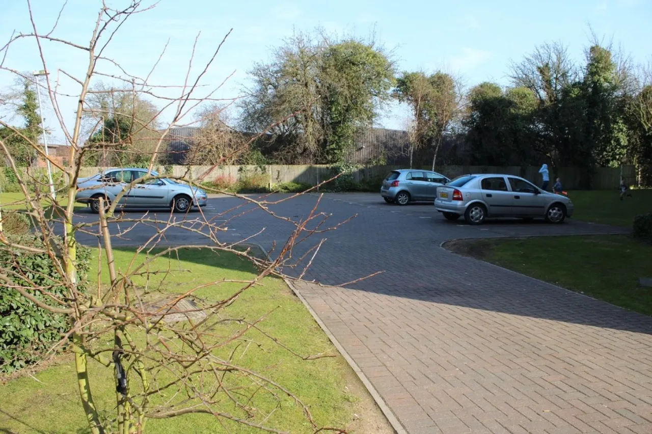 Bloyes Mews, North Station, photo 12