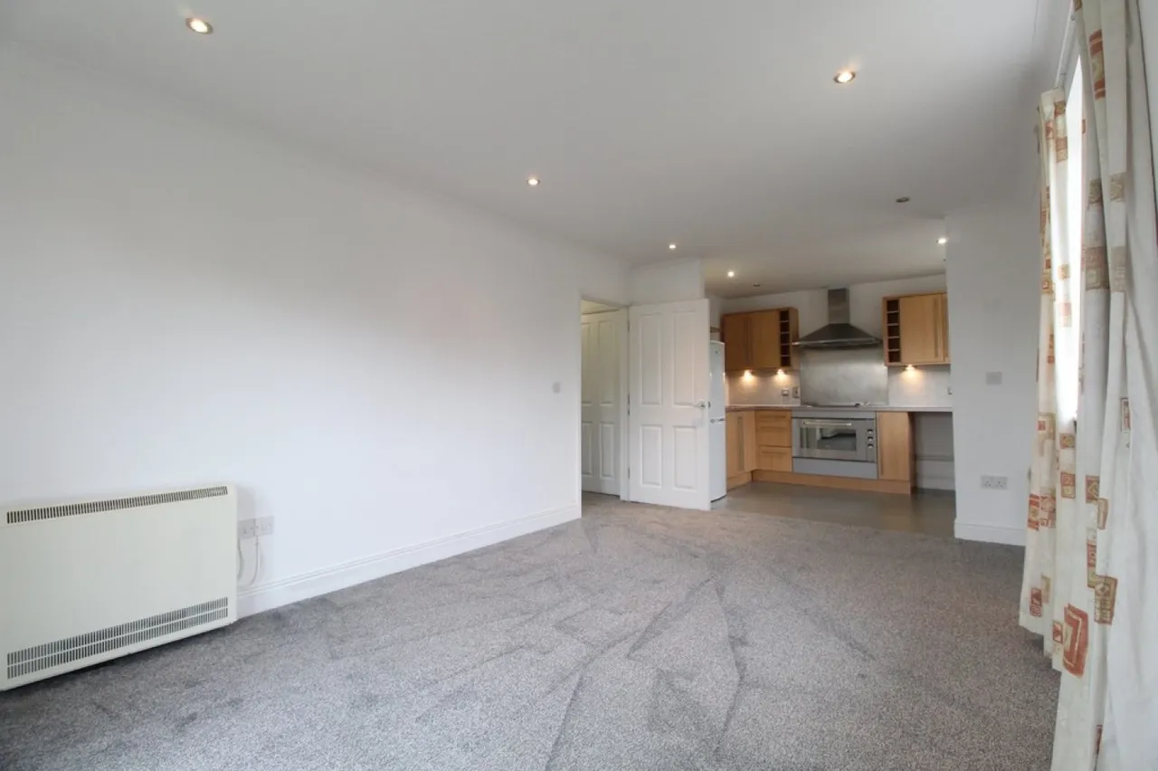 Bloyes Mews, North Station, photo 7
