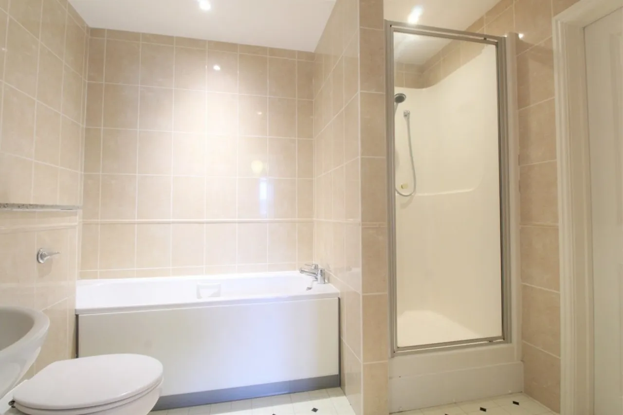 Bloyes Mews, North Station, photo 3