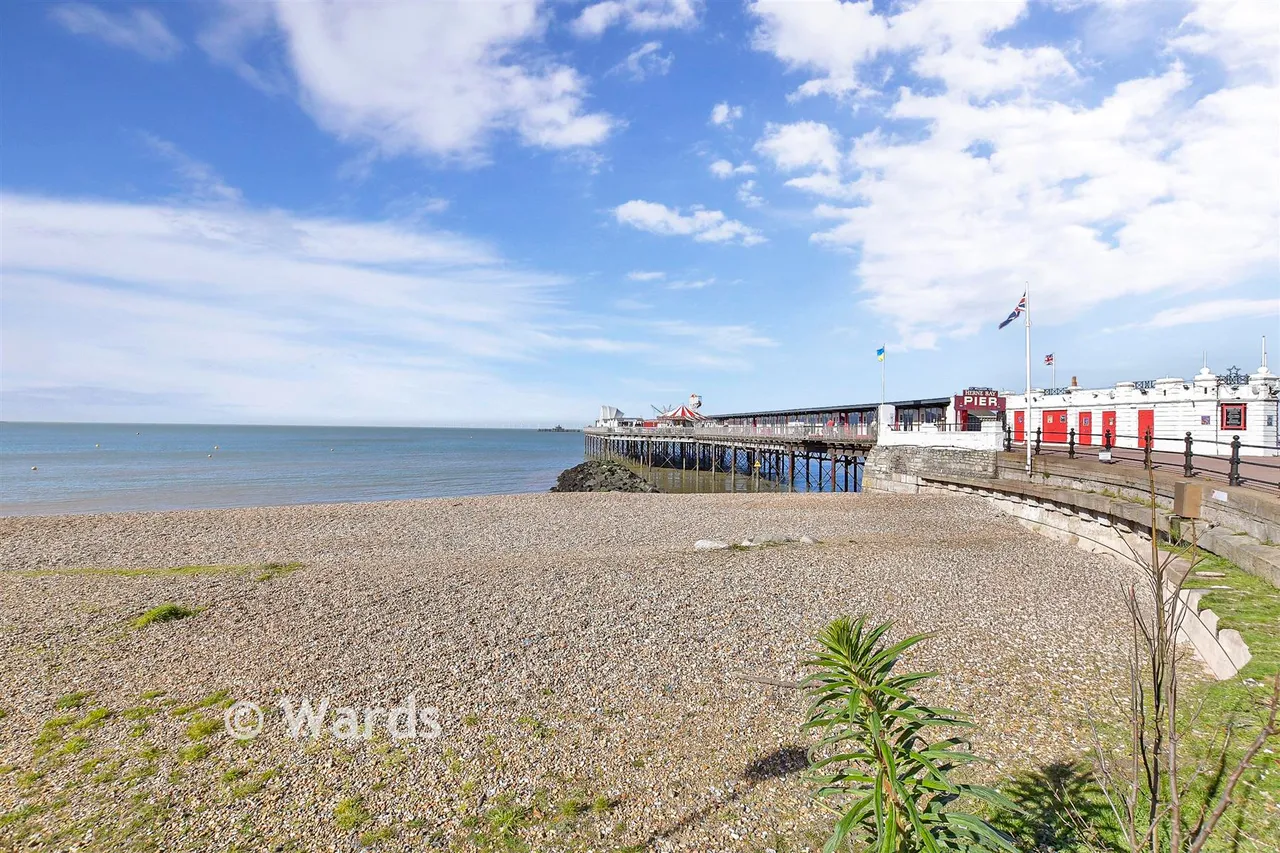 Pier Avenue, Herne Bay, CT6, photo 6