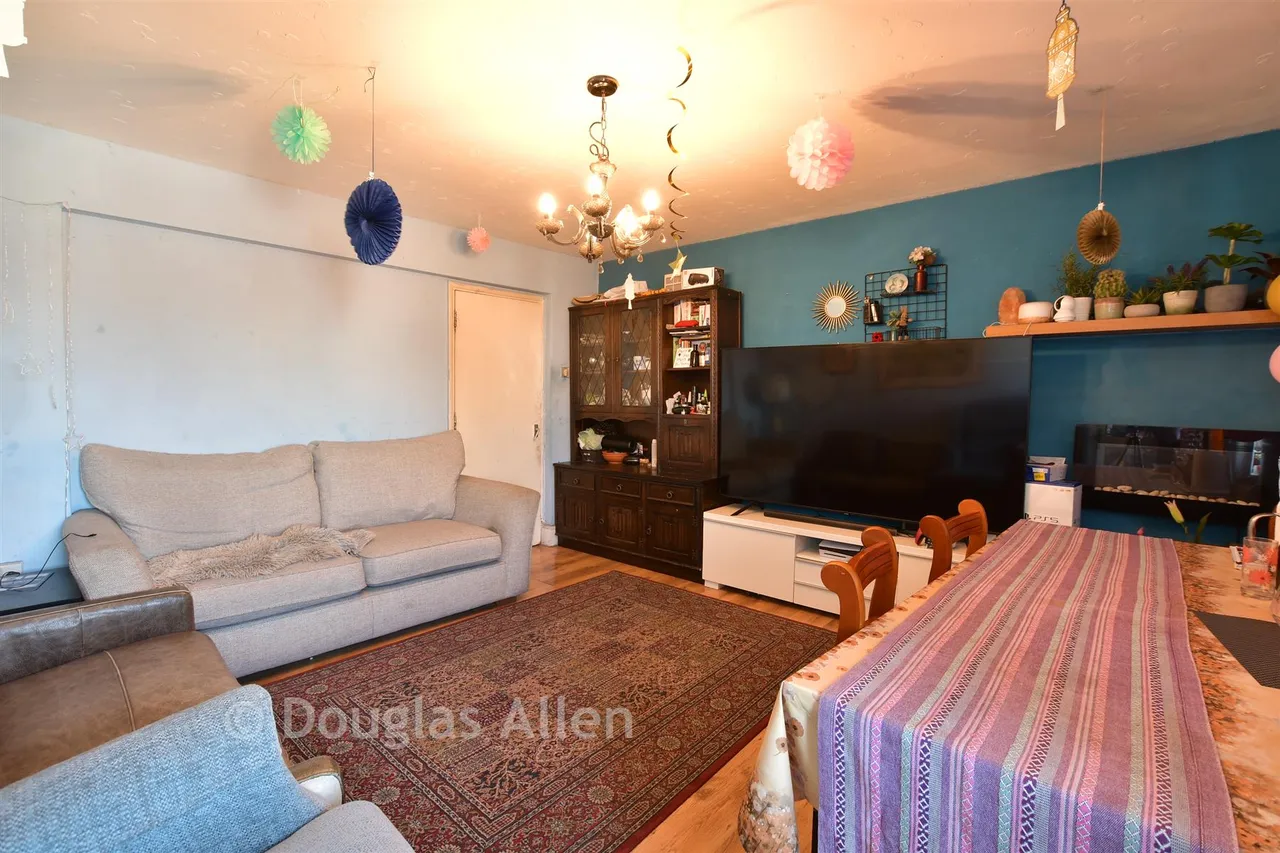Windsor Road, Ilford, E7, photo 3
