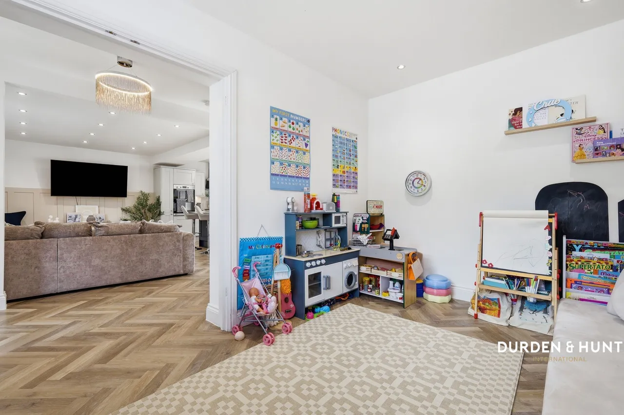 Colson Road, Loughton, IG10, photo 13