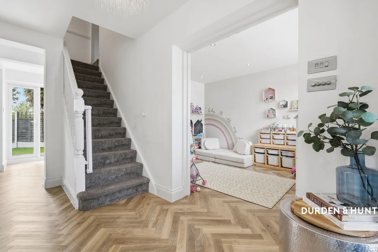 Colson Road, Loughton, IG10, photo 12