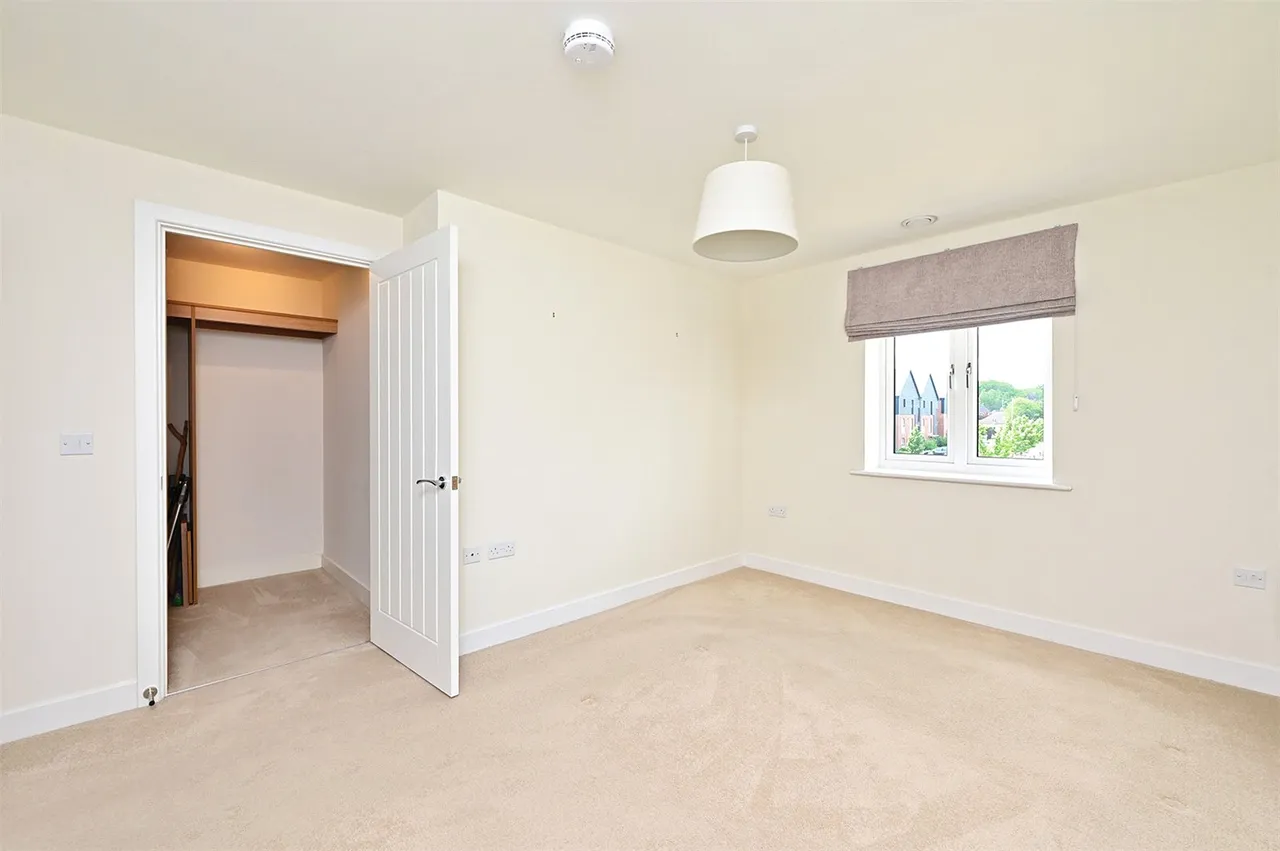 Station Road, Hook, Hampshire, RG27 9GU, photo 8