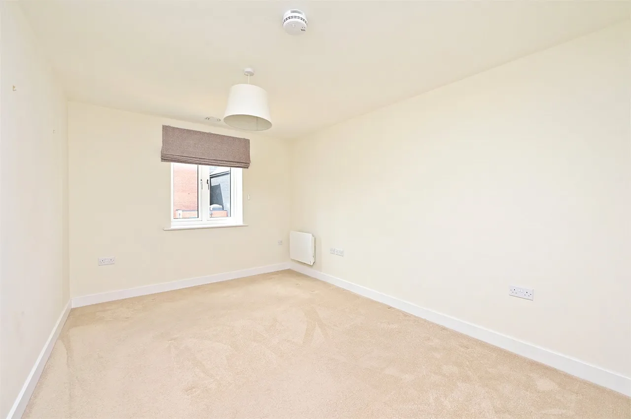 Station Road, Hook, Hampshire, RG27 9GU, photo 5