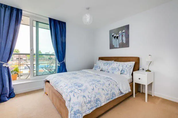 58 Phoenix Way, The Trinity, London, photo 5