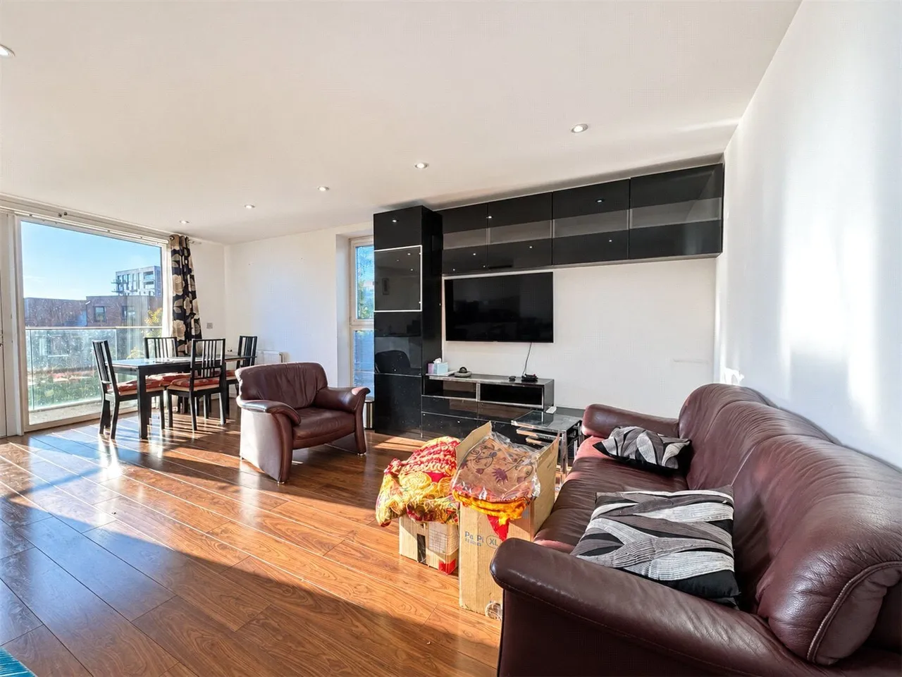 Loch Crescent, Edgware, HA8, photo 2