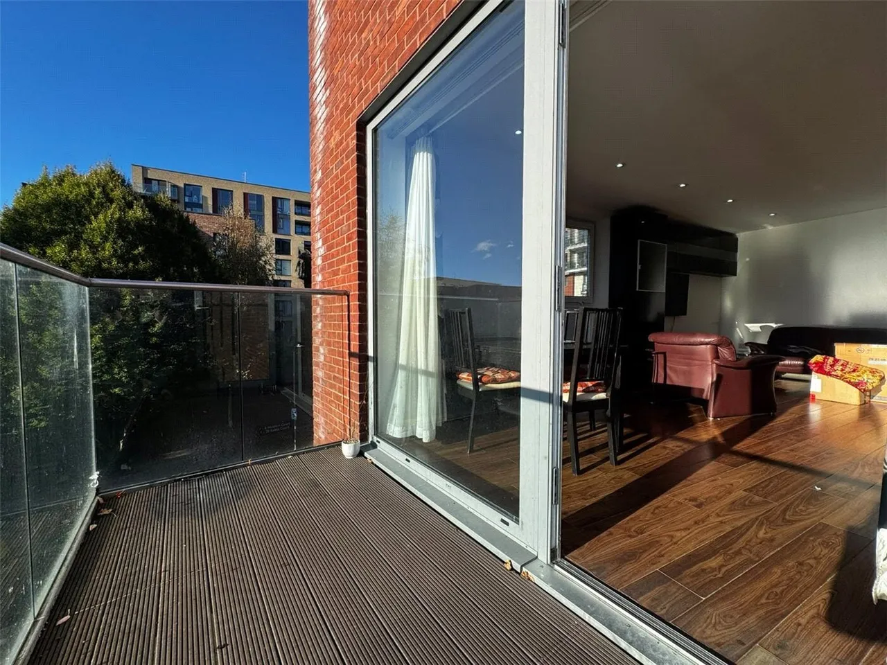 2 bed flat to rent, Loch Crescent, Edgware, HA8