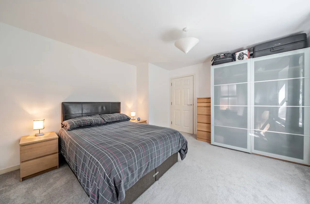 Franklin Court, Wormley, GU8, photo 11