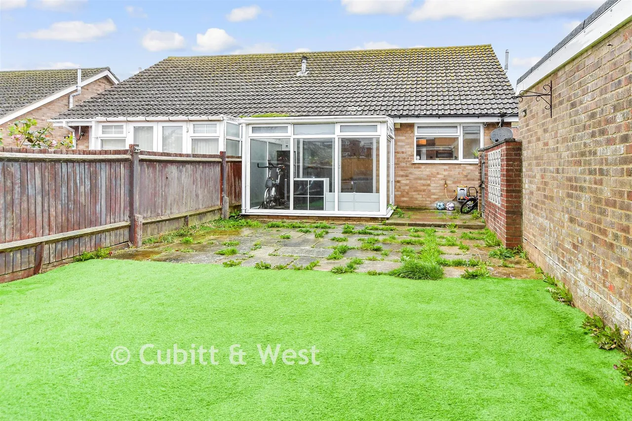 Hoddern Avenue, Peacehaven, BN10, photo 11