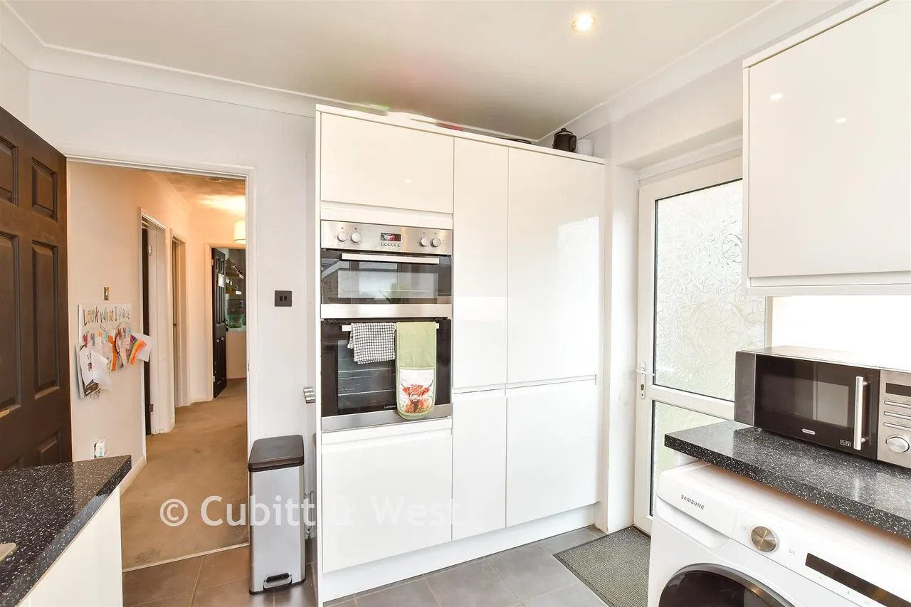 Hoddern Avenue, Peacehaven, BN10, photo 6