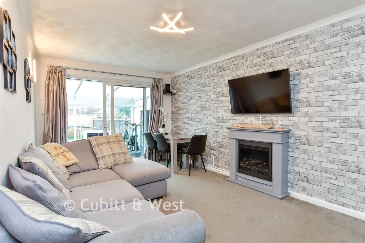 Hoddern Avenue, Peacehaven, BN10, photo 3