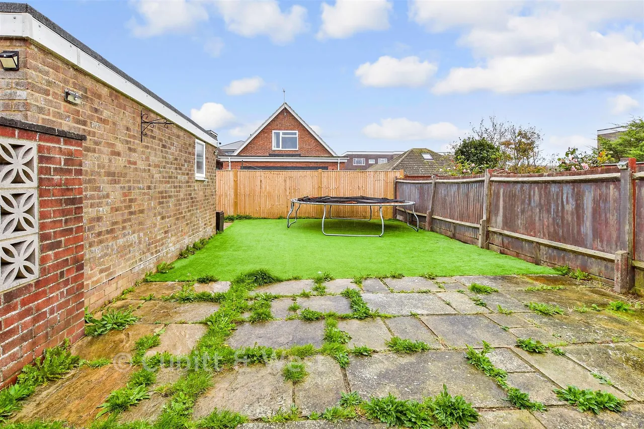 Hoddern Avenue, Peacehaven, BN10, photo 2
