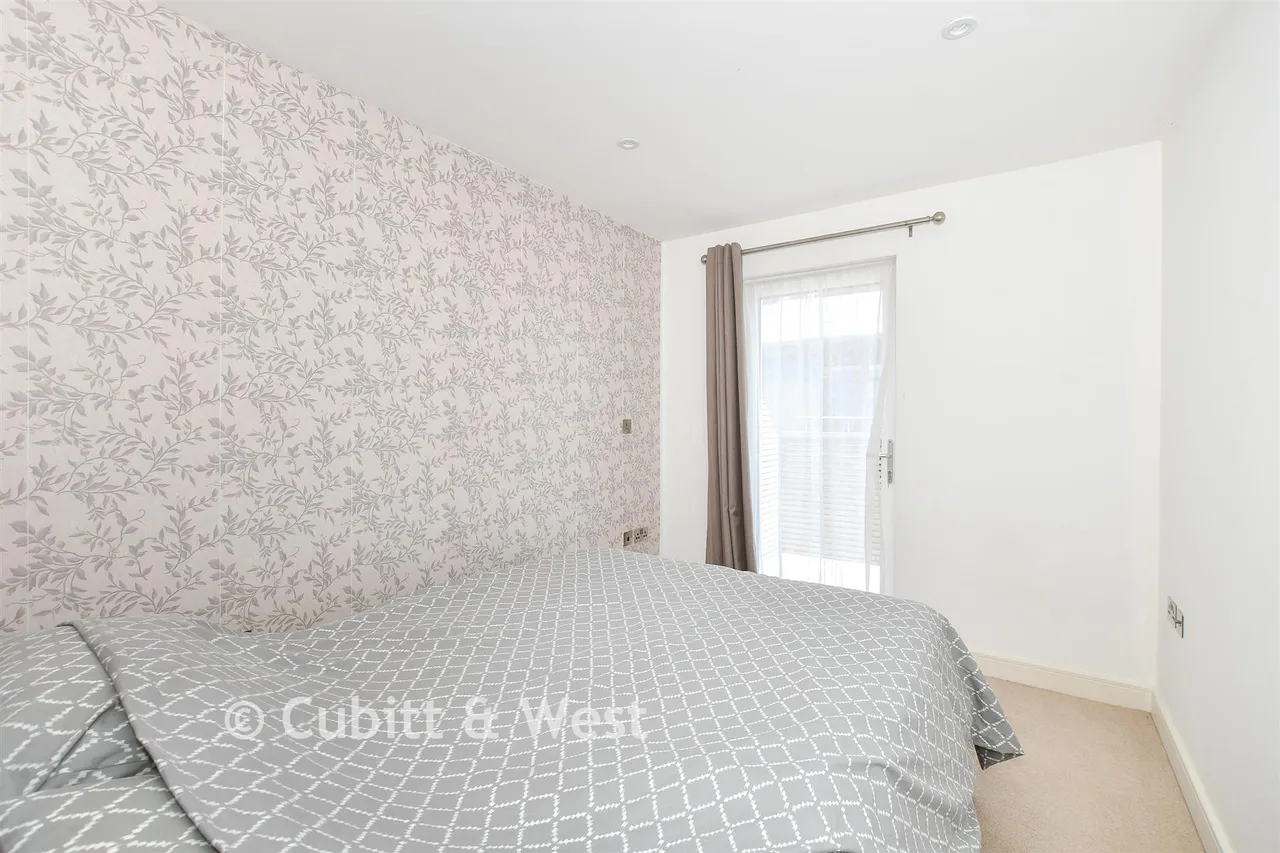 Chart Way, Horsham, RH12, photo 8
