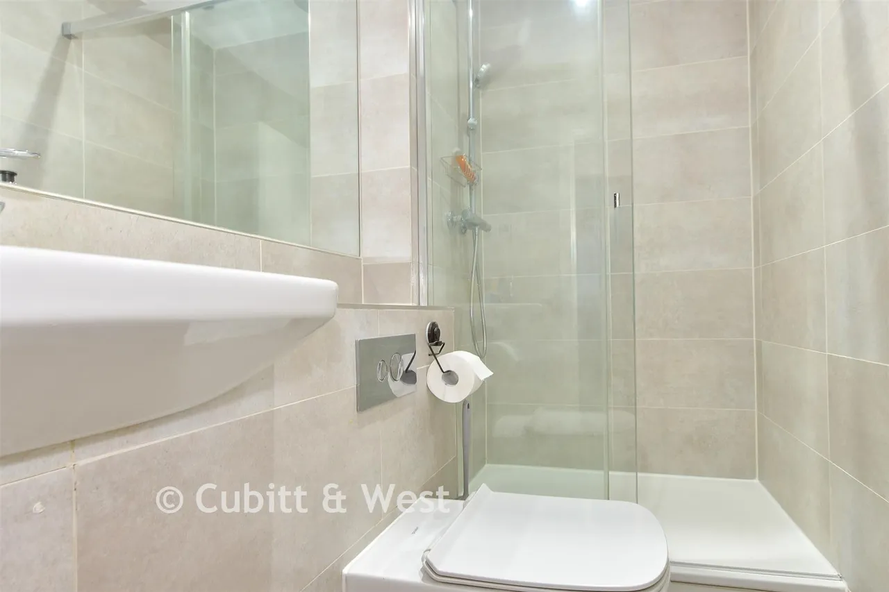 Chart Way, Horsham, RH12, photo 9