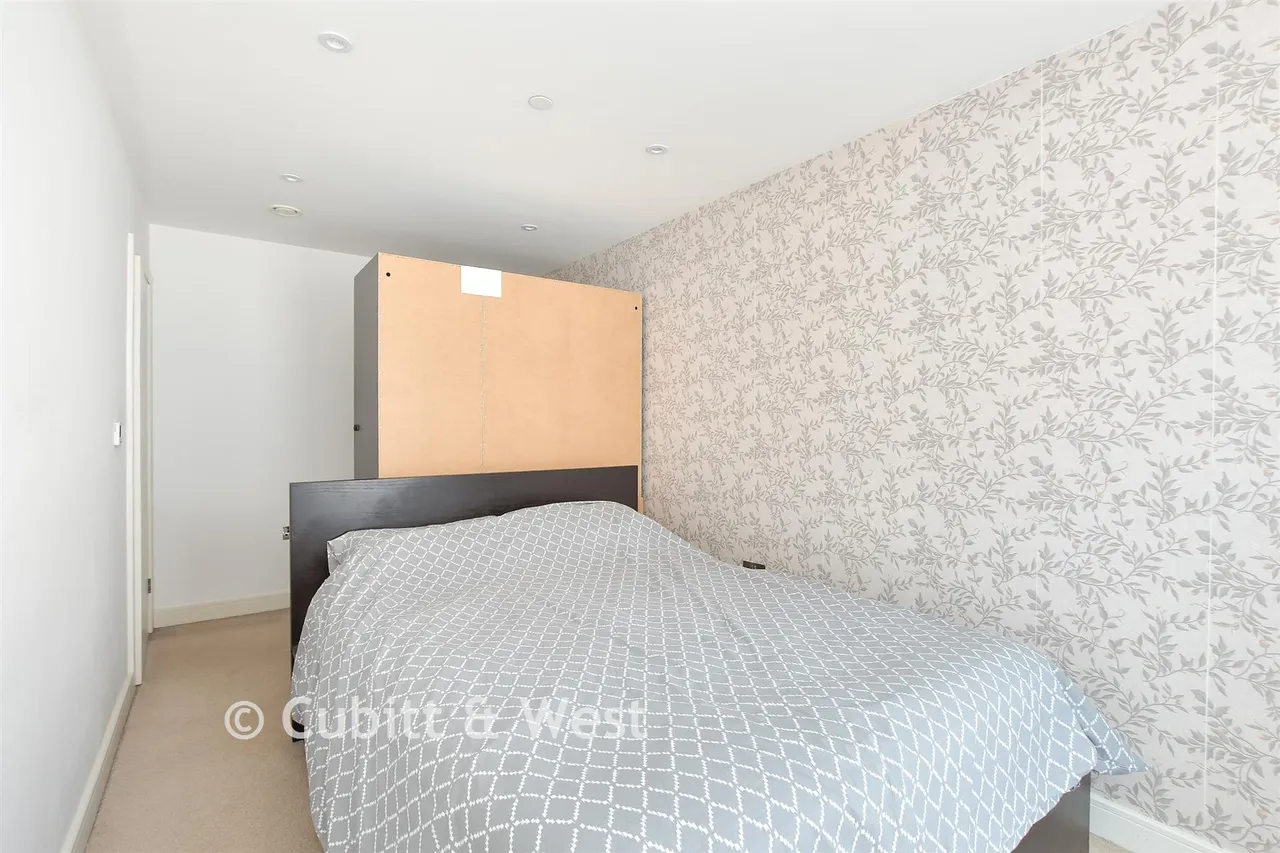 Chart Way, Horsham, RH12, photo 7