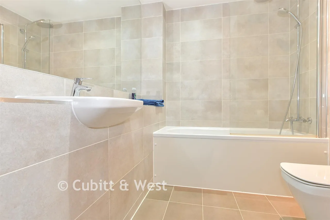 Chart Way, Horsham, RH12, photo 11