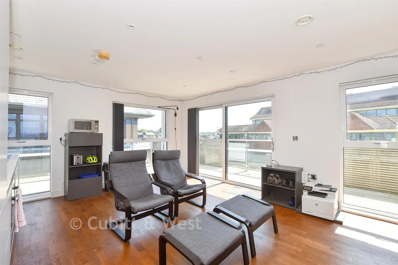 Chart Way, Horsham, RH12, photo 6