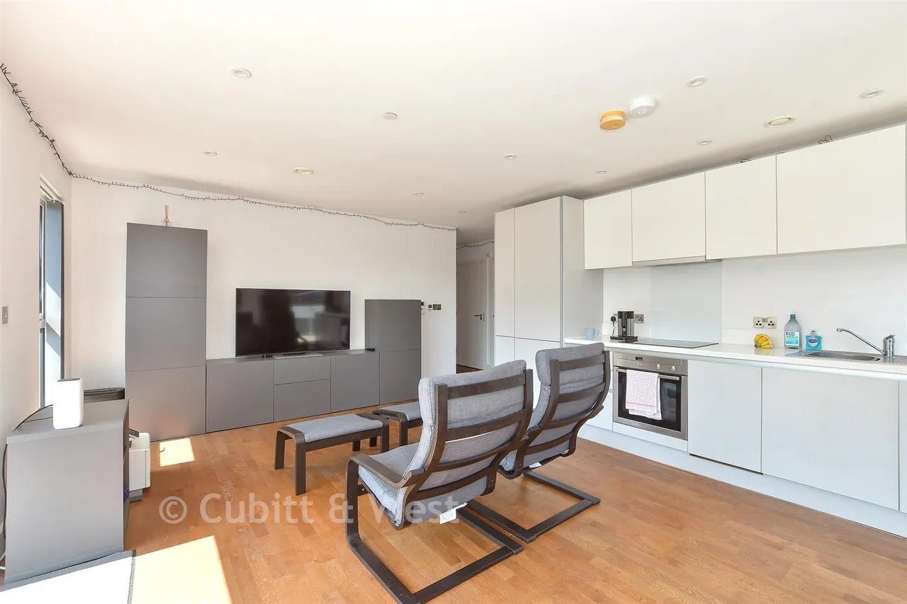 Chart Way, Horsham, RH12, photo 5