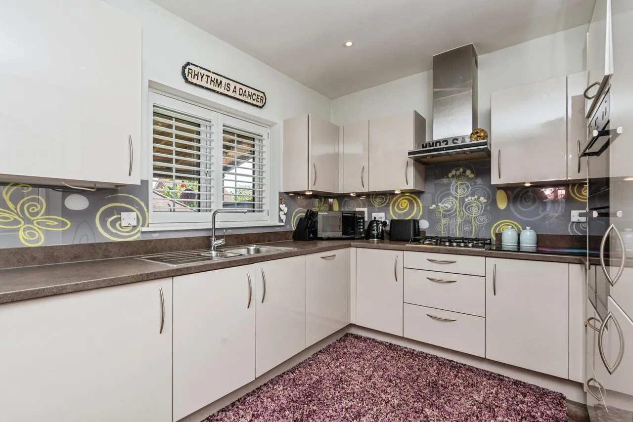 Preston Manor Road, Tadworth, KT20, photo 9
