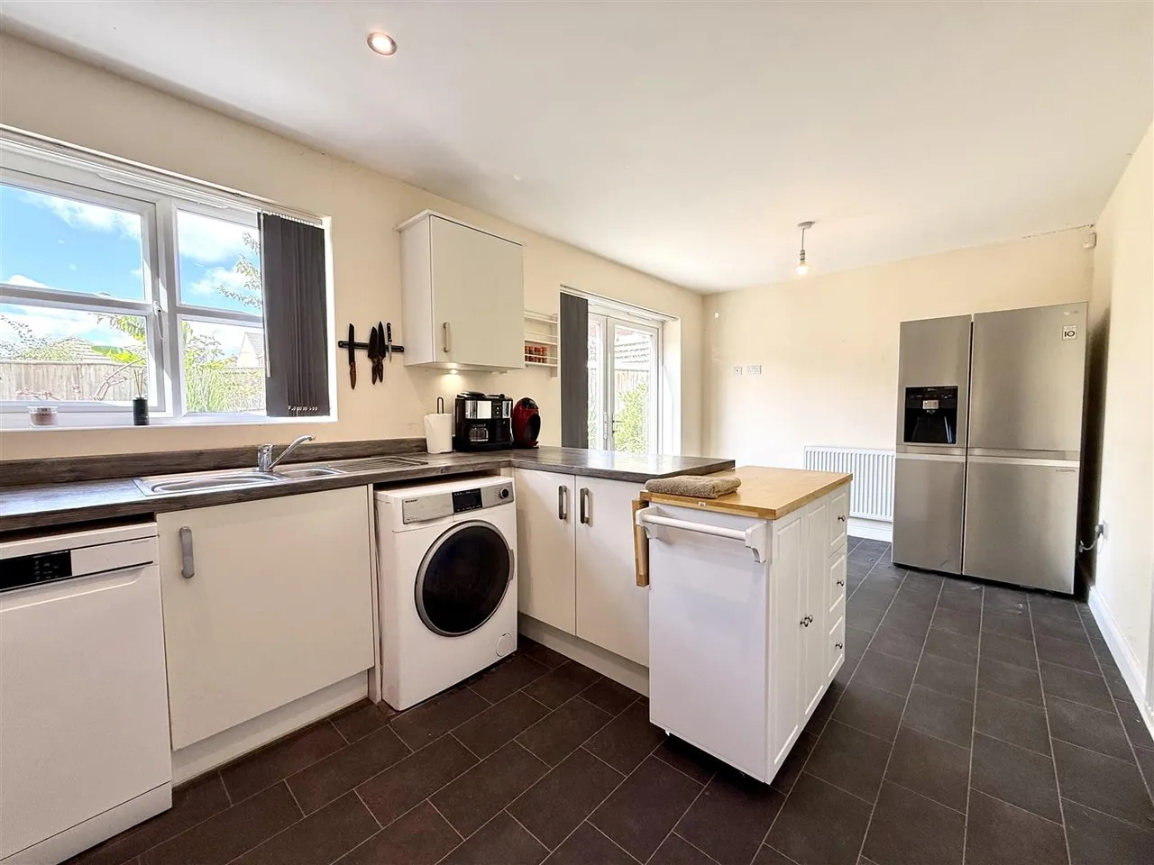 Wisteria Way, Loughborough, photo 3