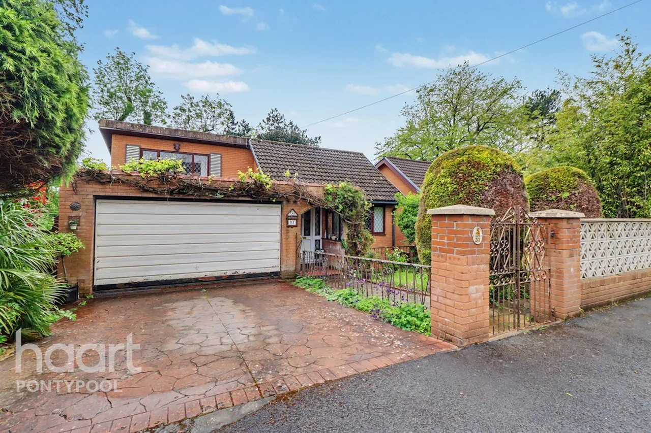 4 bed house for sale, St Davids Close, Pontypool, NP4
